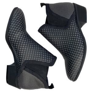BETABRAND Booties - Black Diamond Detail - Ankle Boot - Size 5.5